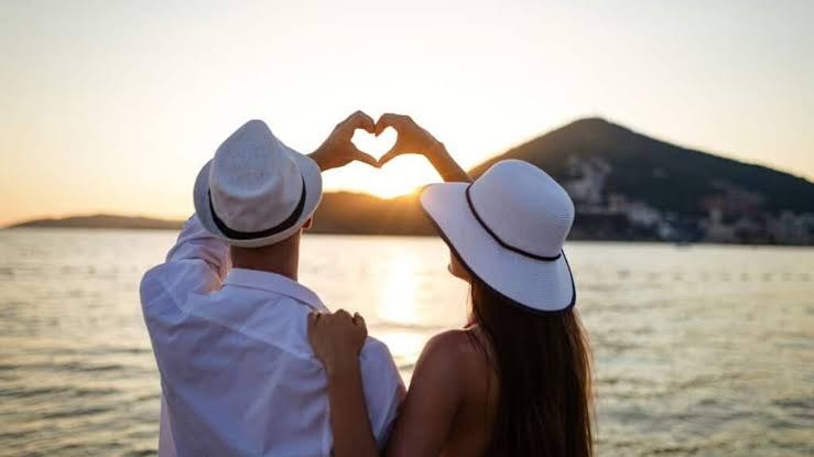 İzmir Escort ile Tutkunun ve Romantizmin Buluşması: Ege’nin Kalbinde Özel Anlar